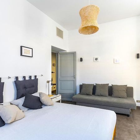 Hostly - Nicole Apartment Volturno- Full Rome Center Kültér fotó