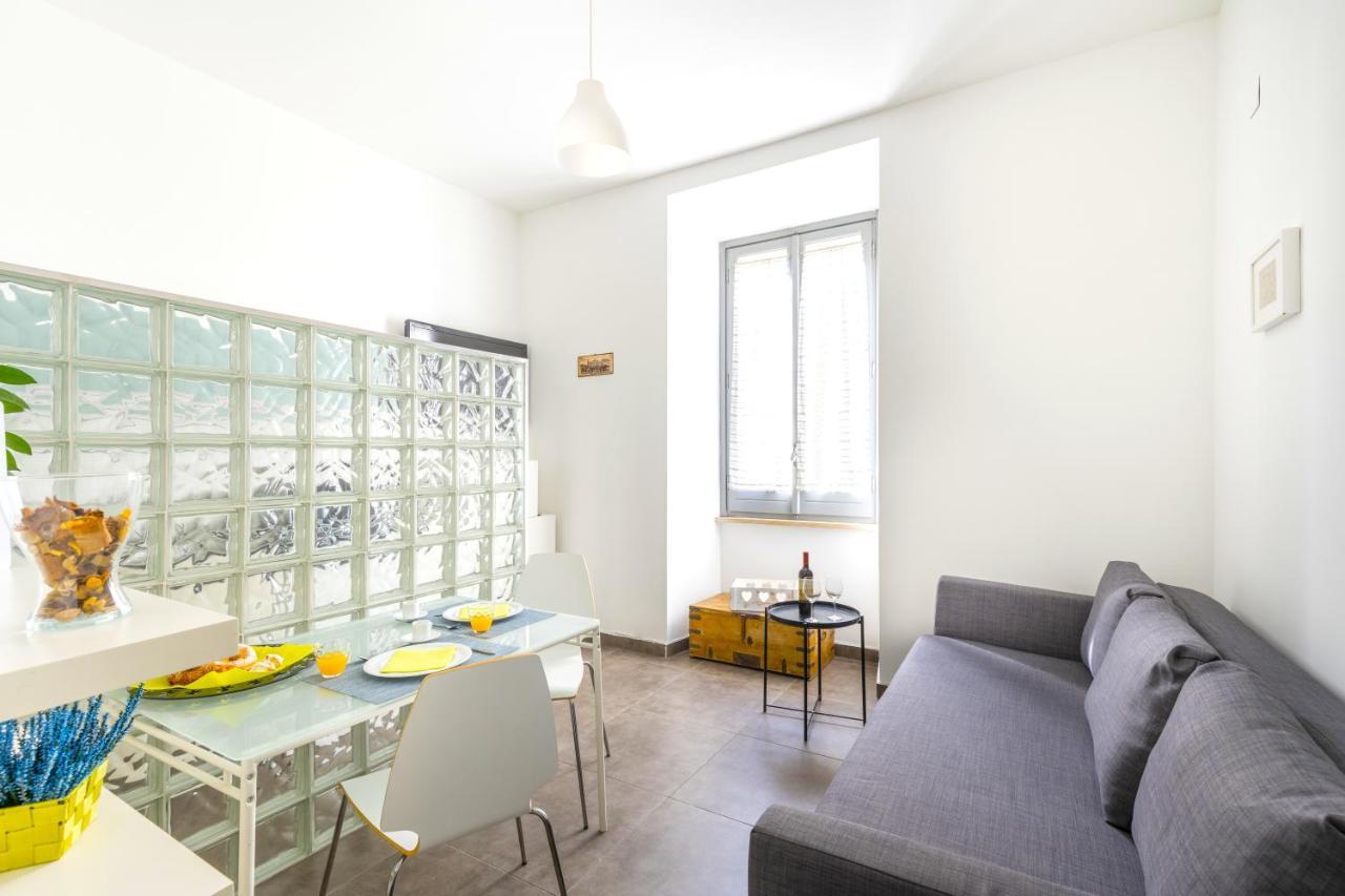 Hostly - Nicole Apartment Volturno- Full Rome Center Kültér fotó