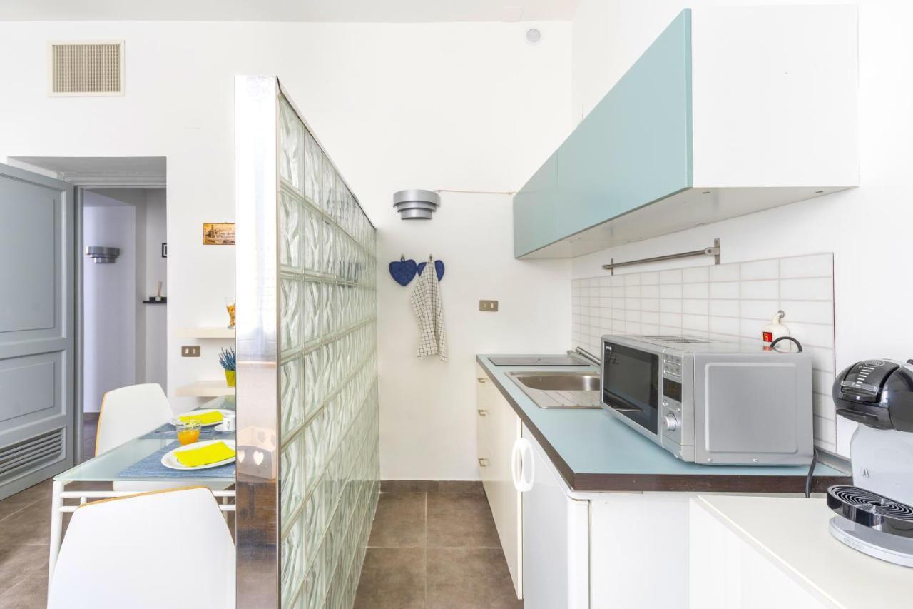 Hostly - Nicole Apartment Volturno- Full Rome Center Kültér fotó