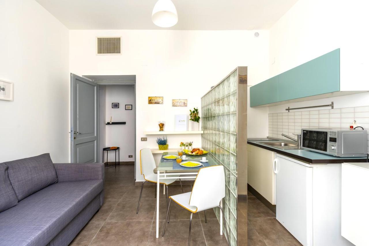 Hostly - Nicole Apartment Volturno- Full Rome Center Kültér fotó