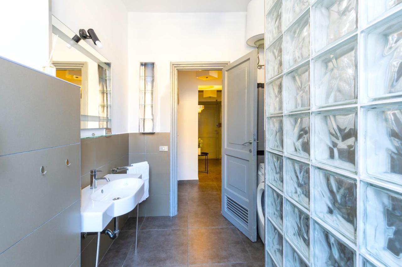 Hostly - Nicole Apartment Volturno- Full Rome Center Kültér fotó