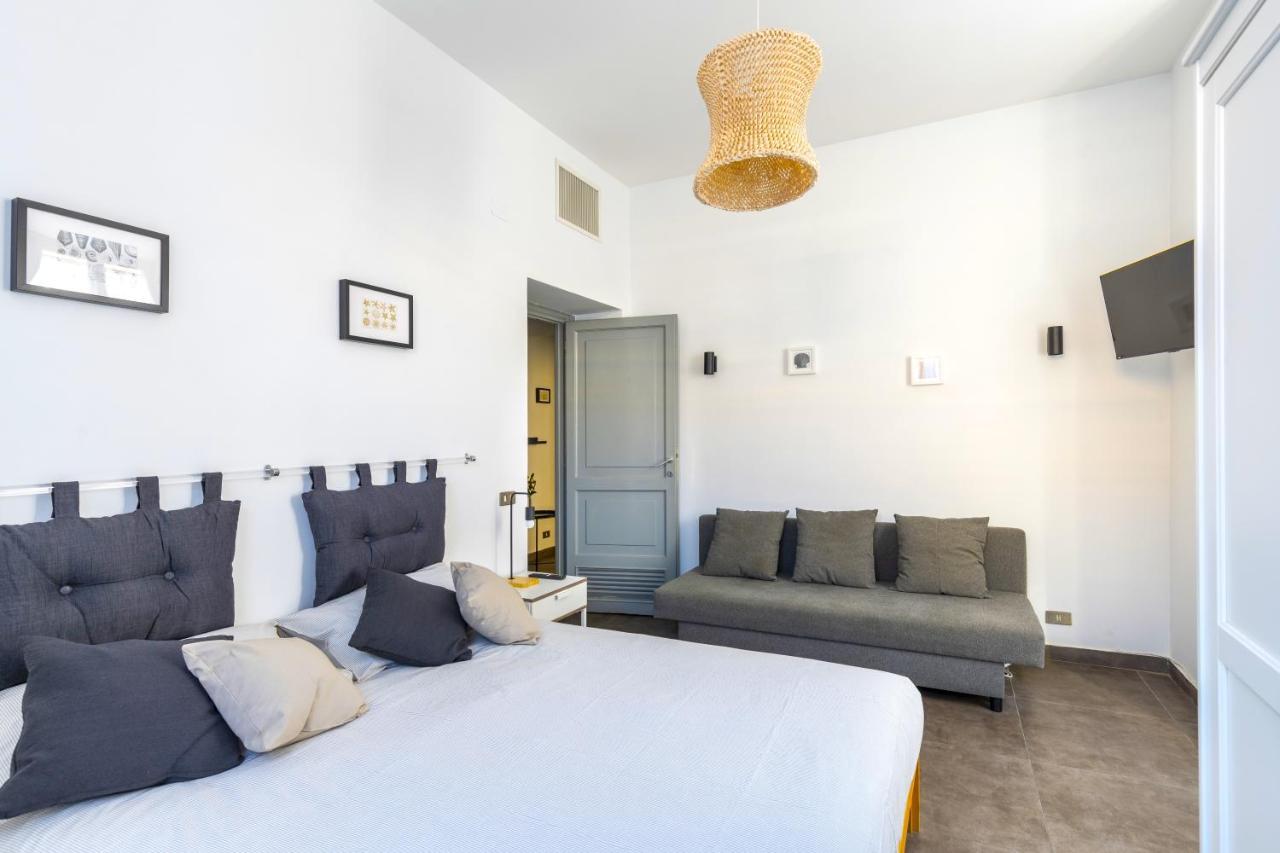 Hostly - Nicole Apartment Volturno- Full Rome Center Kültér fotó
